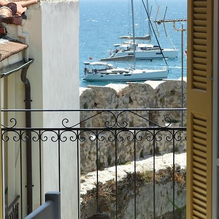 Nafpaktos Apartment And Studios In Port Bagian luar foto