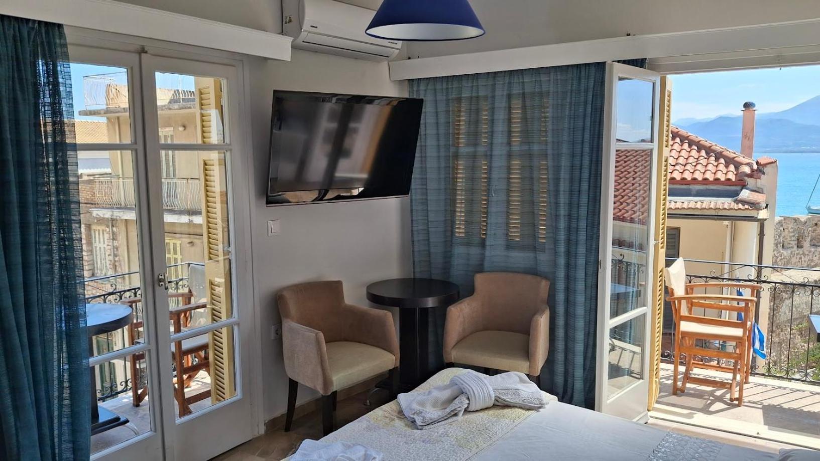Nafpaktos Apartment And Studios In Port Bagian luar foto