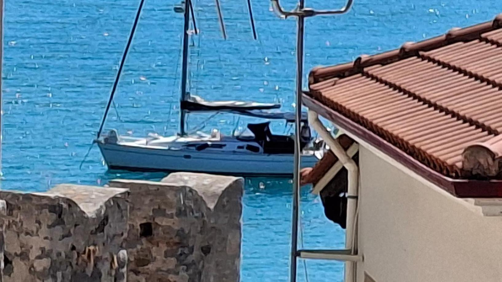 Nafpaktos Apartment And Studios In Port Bagian luar foto